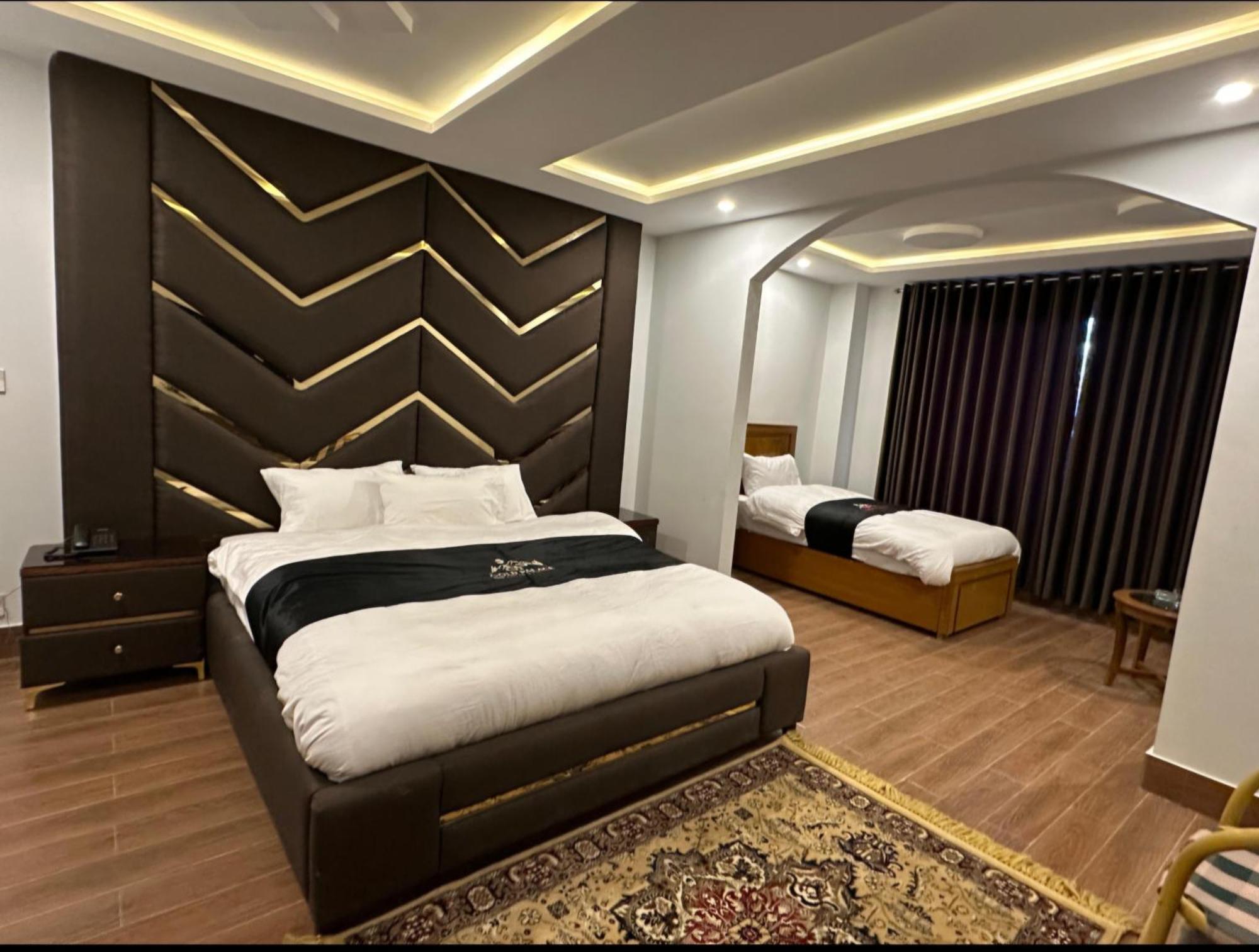 Gold Palace Hotel & Food Lounge Karandukai Exterior photo